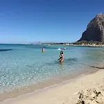 펜션 Zefiro&levante2 Luce Del Mare 산비토로카포